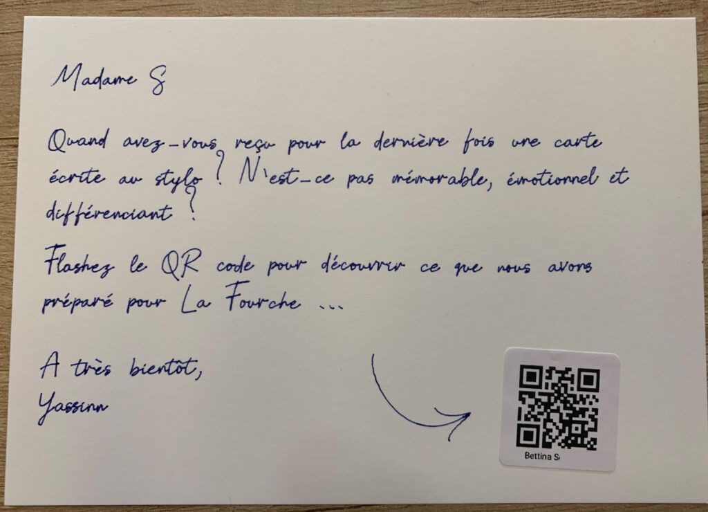 Créer une expérience émotionnelle unique avec un Qr code individuel sur vos cartes manuscrites